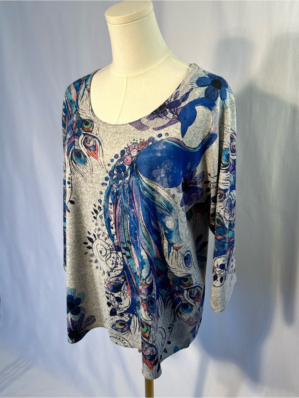 Et' Lois Fiona Hazy Peacock Print Soft Knit 3/4 Sleeve Tunic Top L Made in USA